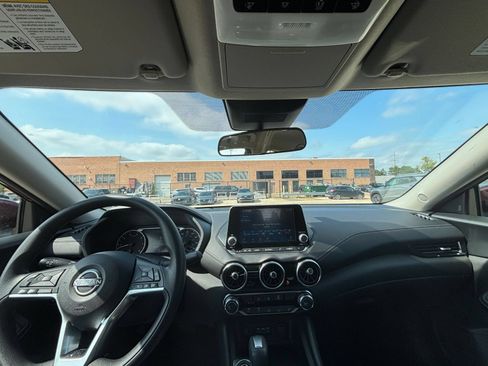 Used 2025 Nissan Sentra SV FWD image 30