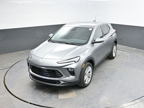 Used 2025 Buick Encore GX Preferred AWD/4WD image 23