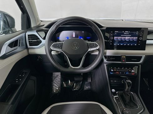 New 2025 Volkswagen Taos SE image 21