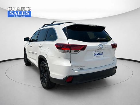 Used 2019 Toyota Highlander SE w/ Carpet Mat Package (TMS) FWD image 5