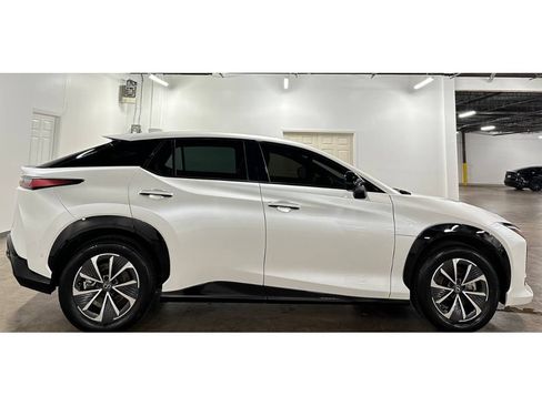 Used 2024 Lexus RZ 450e Premium w/ Technology Package AWD/4WD image 9