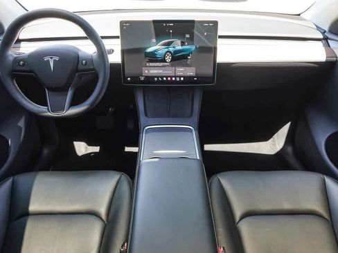 Used 2024 Tesla Model Y Long Range AWD/4WD image 11