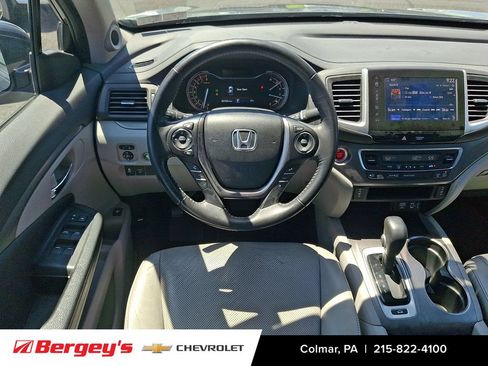 Used 2017 Honda Ridgeline RTL-T image 14