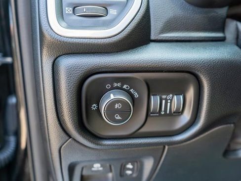 Used 2020 RAM 1500 Laramie AWD/4WD image 22