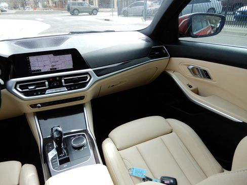 Used 2020 BMW 330i xDrive Sedan w/ Convenience Package image 19