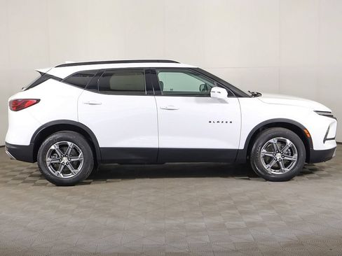 Used 2023 Chevrolet Blazer LT w/ LPO, Black Grille Bar Package AWD/4WD image 17