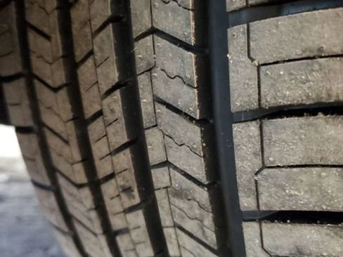 Used 2019 Jeep Cherokee Limited image 29