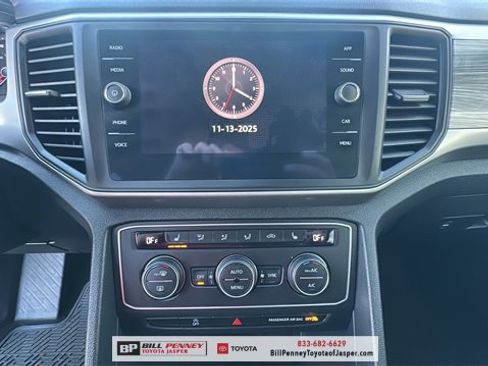 Used 2020 Volkswagen Atlas Cross Sport SE w/ Towing Package image 15