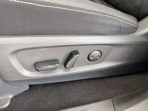 Used 2022 Nissan Pathfinder SV FWD image 14