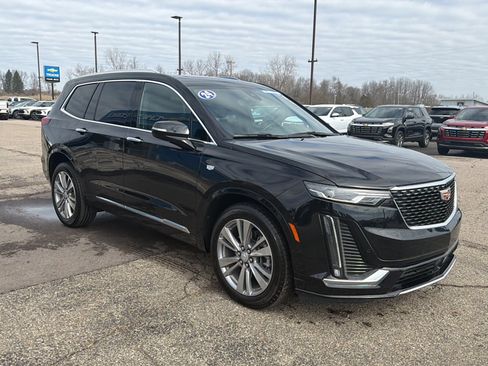 Used 2024 Cadillac XT6 Premium Luxury w/ Technology Package AWD/4WD image 3