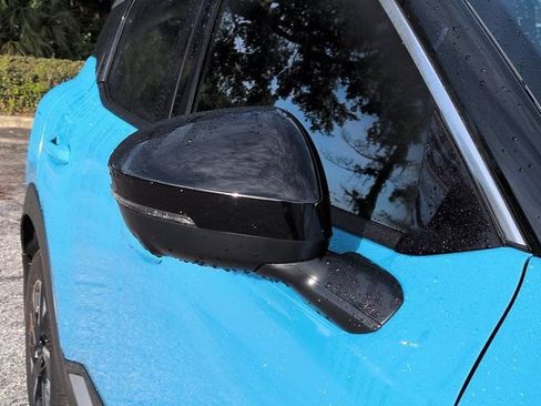 Used 2025 Nissan Kicks SR FWD image 11