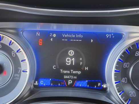 Used 2019 Chrysler 300 Touring w/ Sport Appearance Package RWD image 29