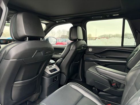 Used 2025 Lincoln Navigator L Reserve w/ Jet Appearance Package image 23