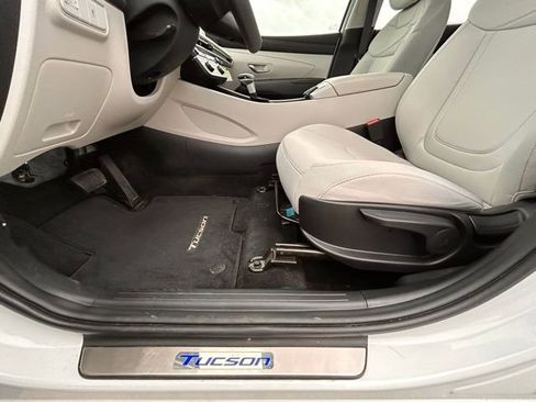 Used 2025 Hyundai Tucson SE AWD/4WD image 23