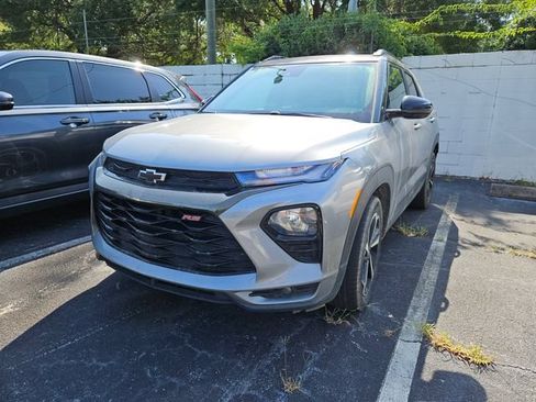 Used 2023 Chevrolet TrailBlazer RS FWD image 2