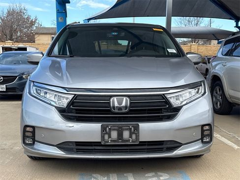 Used 2022 Honda Odyssey Elite image 2