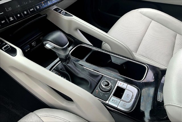 Certified 2023 Kia Telluride S w/ S Sunroof Package AWD/4WD image 18