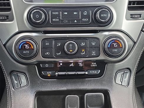 Used 2019 Chevrolet Suburban LT image 28