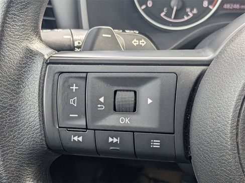 Used 2023 Nissan Rogue S image 23