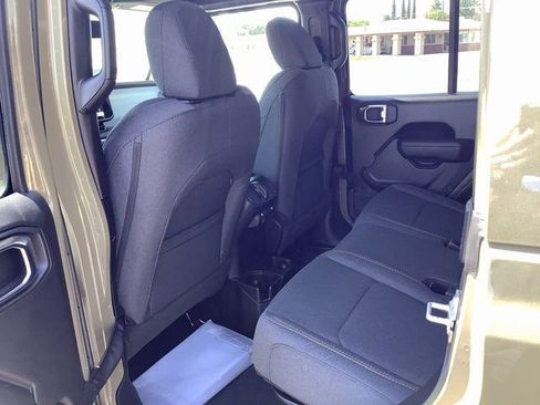 New 2025 Jeep Gladiator Sport image 22