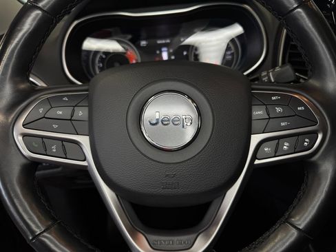Used 2021 Jeep Cherokee Limited AWD/4WD image 15