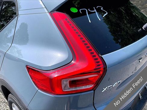 Used 2021 Volvo XC40 T4 Momentum FWD image 26