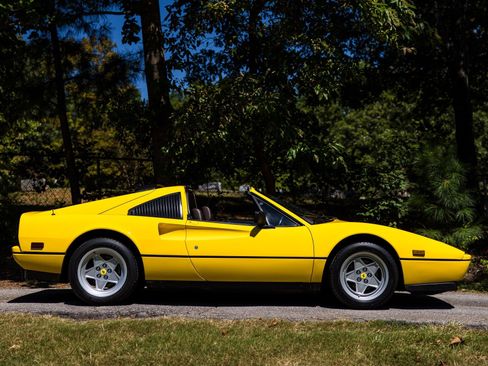 Used 1986 Ferrari 328 GTS image 3