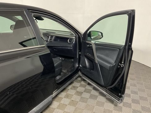 Used 2018 Toyota RAV4 LE w/ All Weather Liner Package AWD/4WD image 34