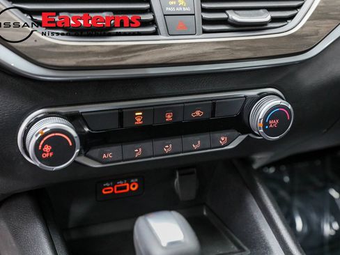 Used 2025 Nissan Altima 2.5 SV image 28