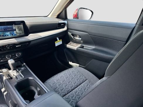 Used 2025 Nissan Kicks SV w/ Charging Package image 20