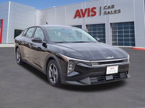 Used 2025 Kia K4 LXS image 3