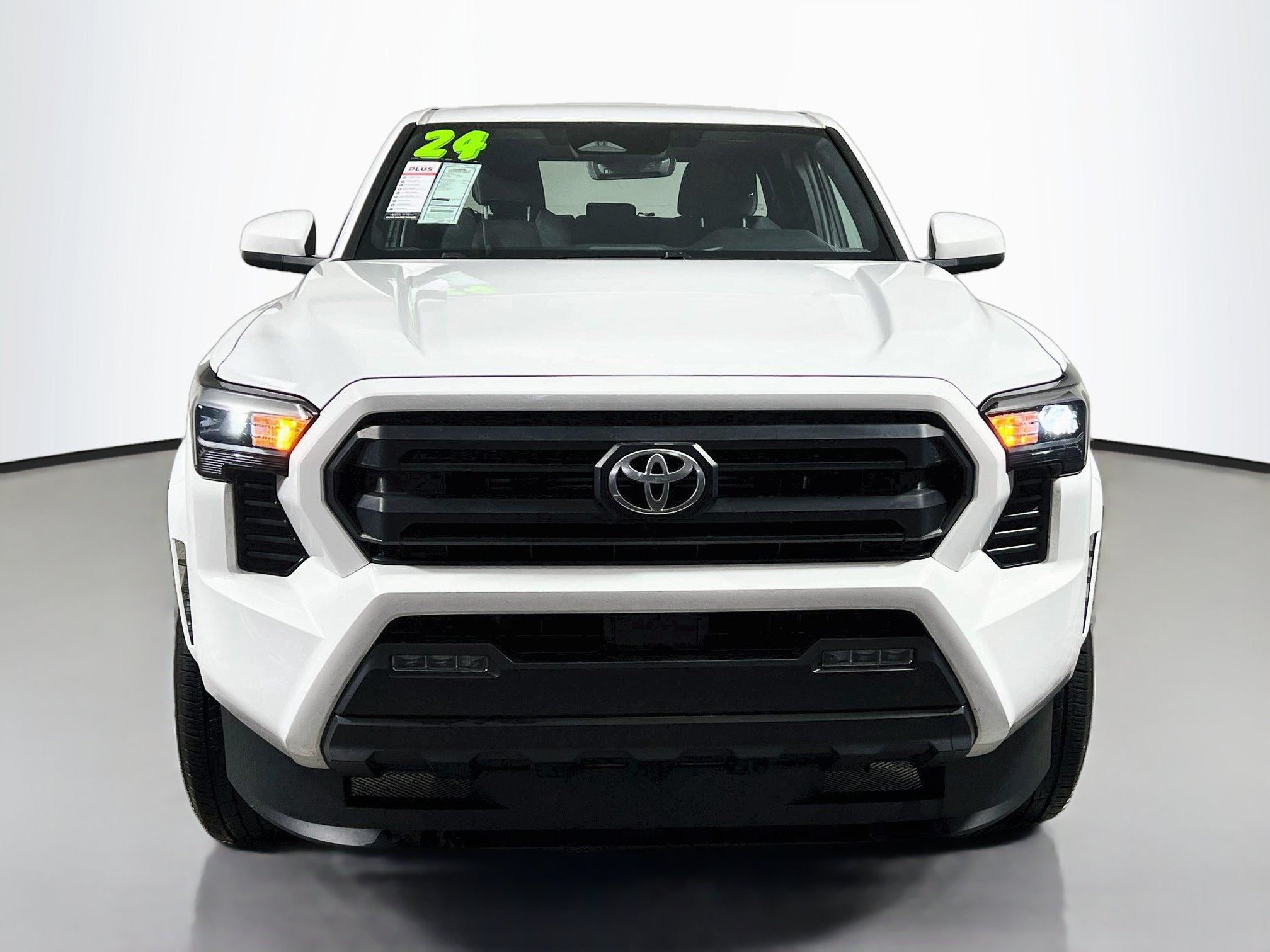 Used 2024 Toyota Tacoma SR5 RWD image 11