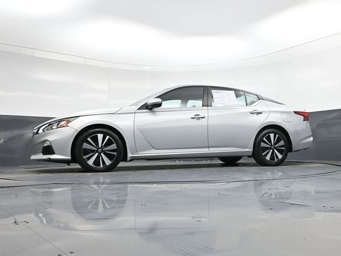 Used 2021 Nissan Altima 2.5 SV w/ SV Premium Package image 40