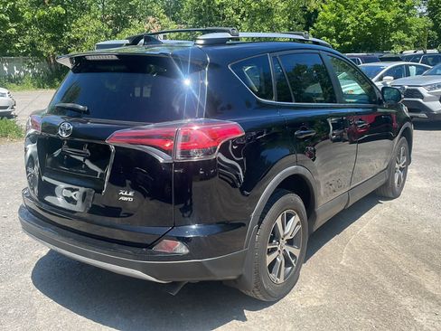 Used 2018 Toyota RAV4 XLE AWD/4WD image 10