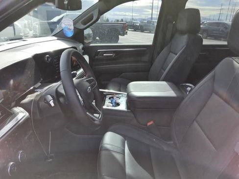 Used 2025 Chevrolet Suburban RST w/ RST Capability Package image 6