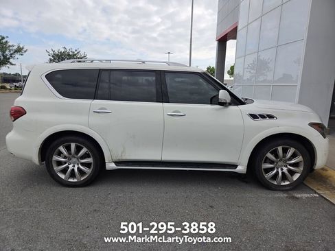 Used 2014 INFINITI QX80 4WD w/ Deluxe Touring Package image 4