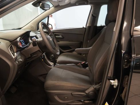 Used 2020 Chevrolet Trax LS FWD image 5
