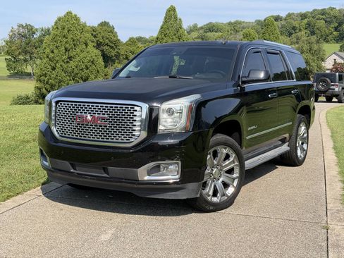Used 2015 GMC Yukon Denali w/ Touring Package AWD/4WD image 2