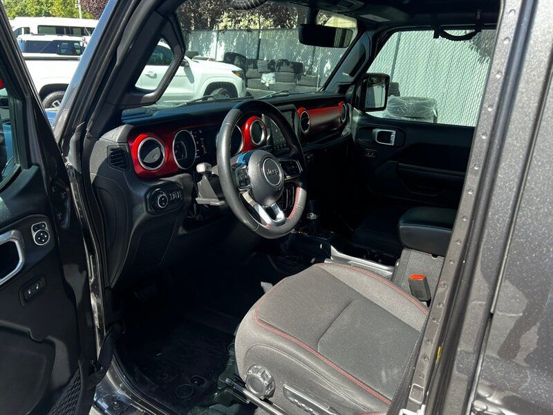 Used 2022 Jeep Gladiator Rubicon w/ Trailer Tow Package AWD/4WD image 18