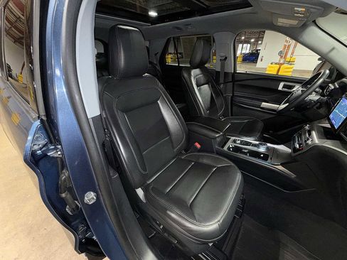 Used 2020 Ford Explorer XLT w/ Equipment Group 202A image 16