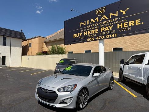 Used 2015 Hyundai Genesis 3.8 RWD image 3
