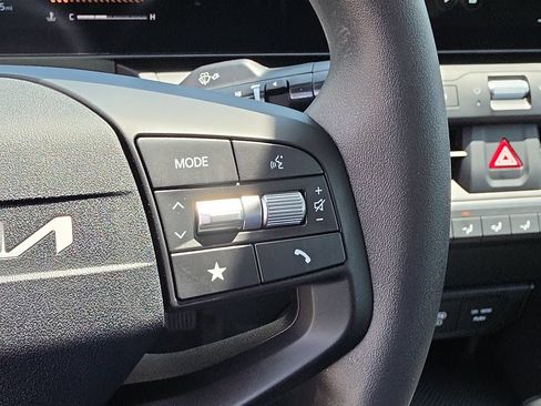 New 2026 Kia K4 FWD image 30