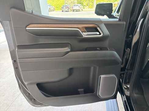 Used 2022 Chevrolet Silverado 1500 High Country w/ High Country Premium Package image 31