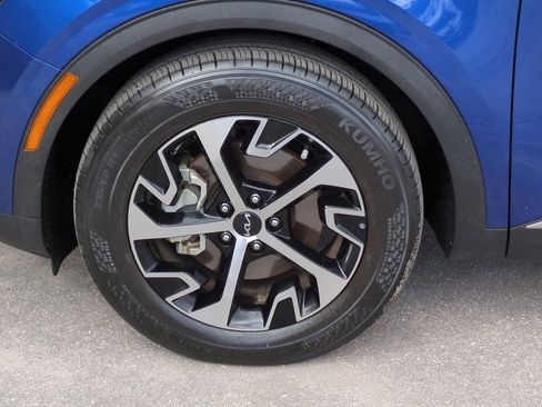 Certified 2024 Kia Sportage EX image 11