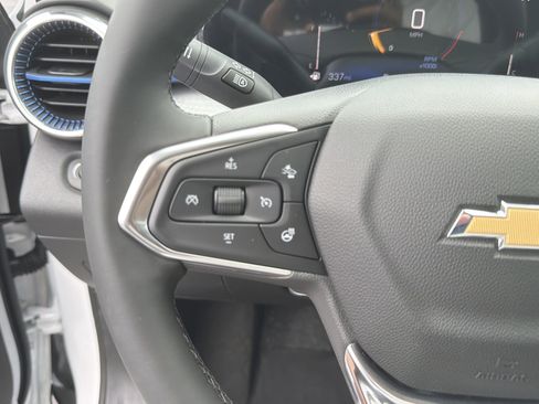 New 2026 Chevrolet Trax LT w/ LT Convenience Package FWD image 24