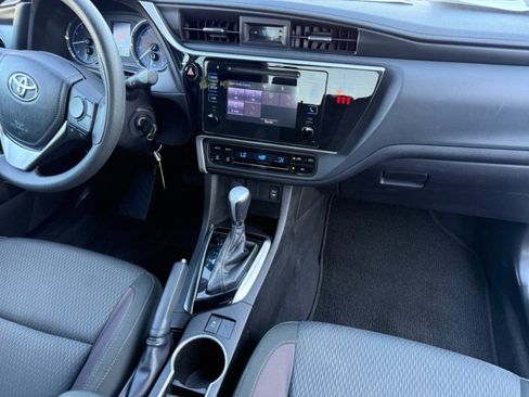 Used 2018 Toyota Corolla LE image 24