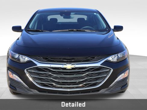 Used 2025 Chevrolet Malibu LT image 3