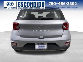 New 2026 Hyundai Venue SEL video 4