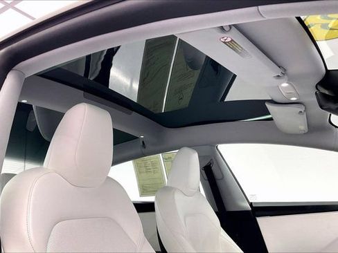 Used 2025 Tesla Model 3 Long Range RWD image 25
