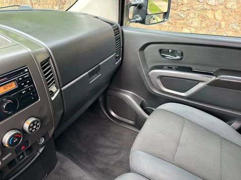 Used 2015 Nissan Titan PRO-4X image 22